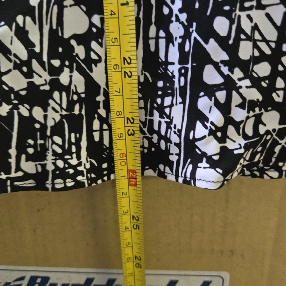 ALFANI | 100% Silk Blouse in Abstract Black & White sz 14 - Picture 7 of 7